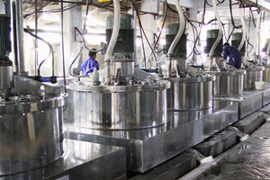 精細(xì)化工_醫(yī)藥中間體離心機(jī)_上懸式全自動(dòng)離心機(jī)