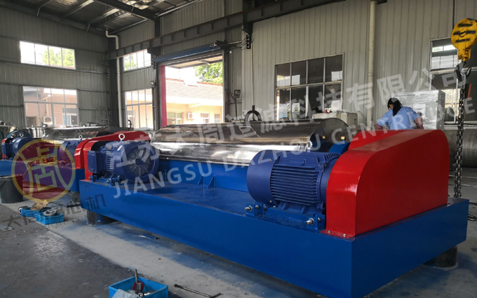 離心機(jī)生產(chǎn)廠家如何選擇合適的材料來提高設(shè)備性能？