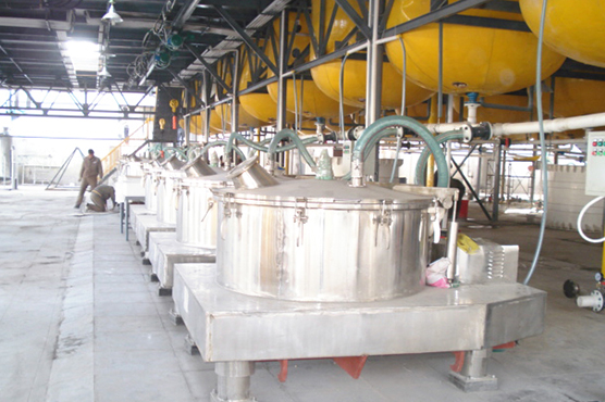 PSD平板吊袋離心機(jī)使用現(xiàn)場(chǎng)